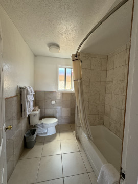 Welcome To Tamalpais Motel - Private Bathroom